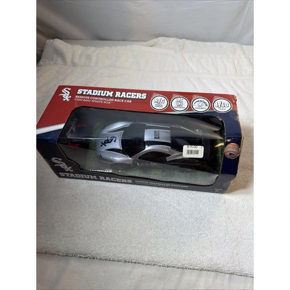 Stadium Racers Chicago White Sox Remote Controlled Race Car 1/18 Scale MLB